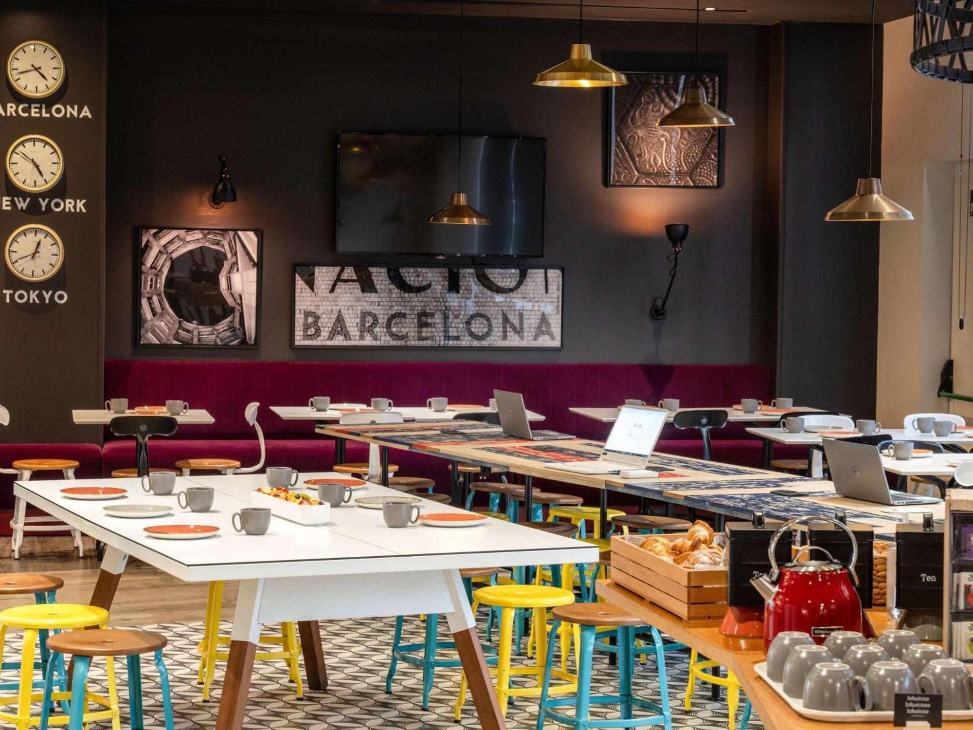 Ibis Styles Barcelona City Bogatell Bagian luar foto