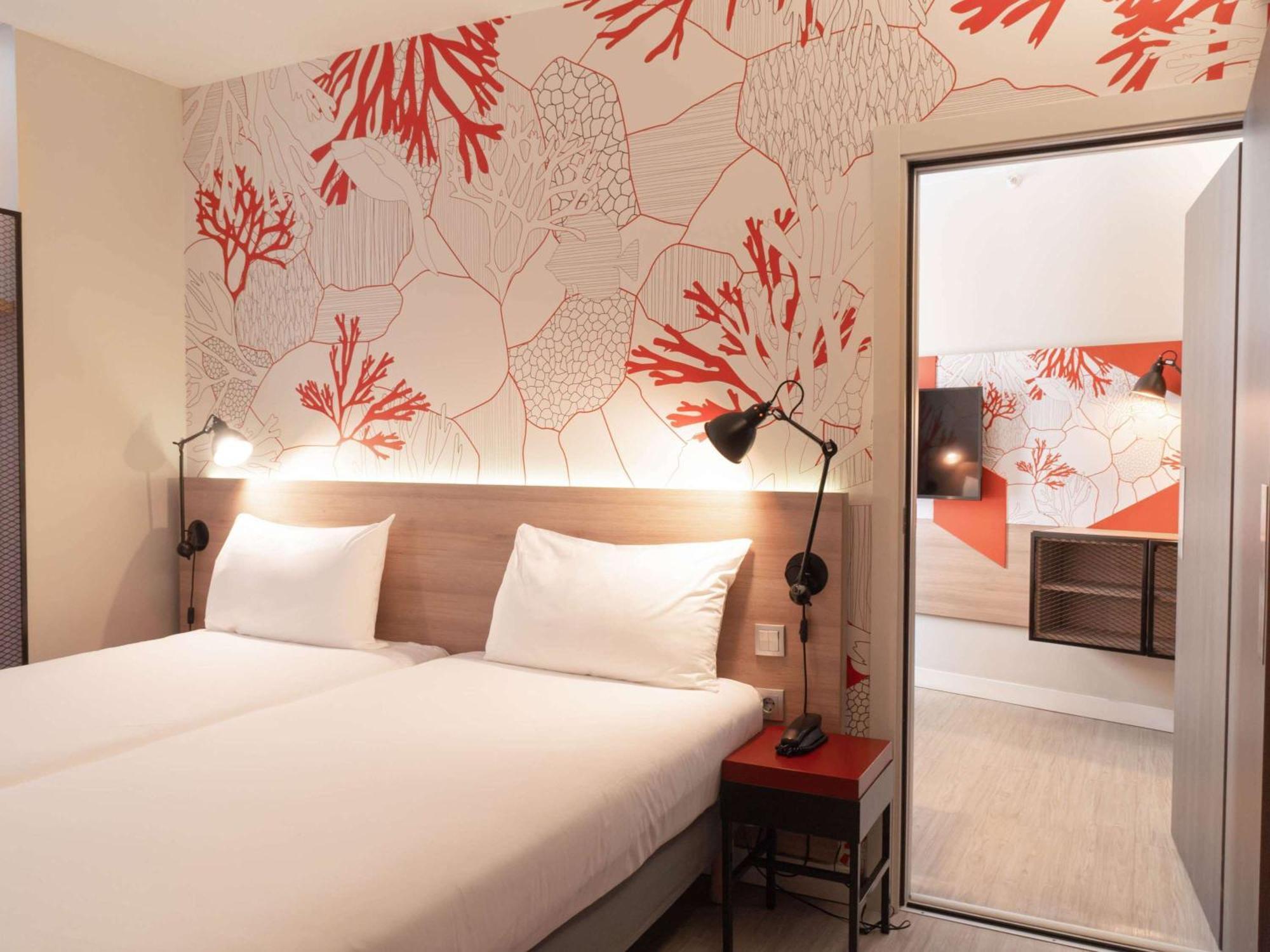 Ibis Styles Barcelona City Bogatell Bagian luar foto