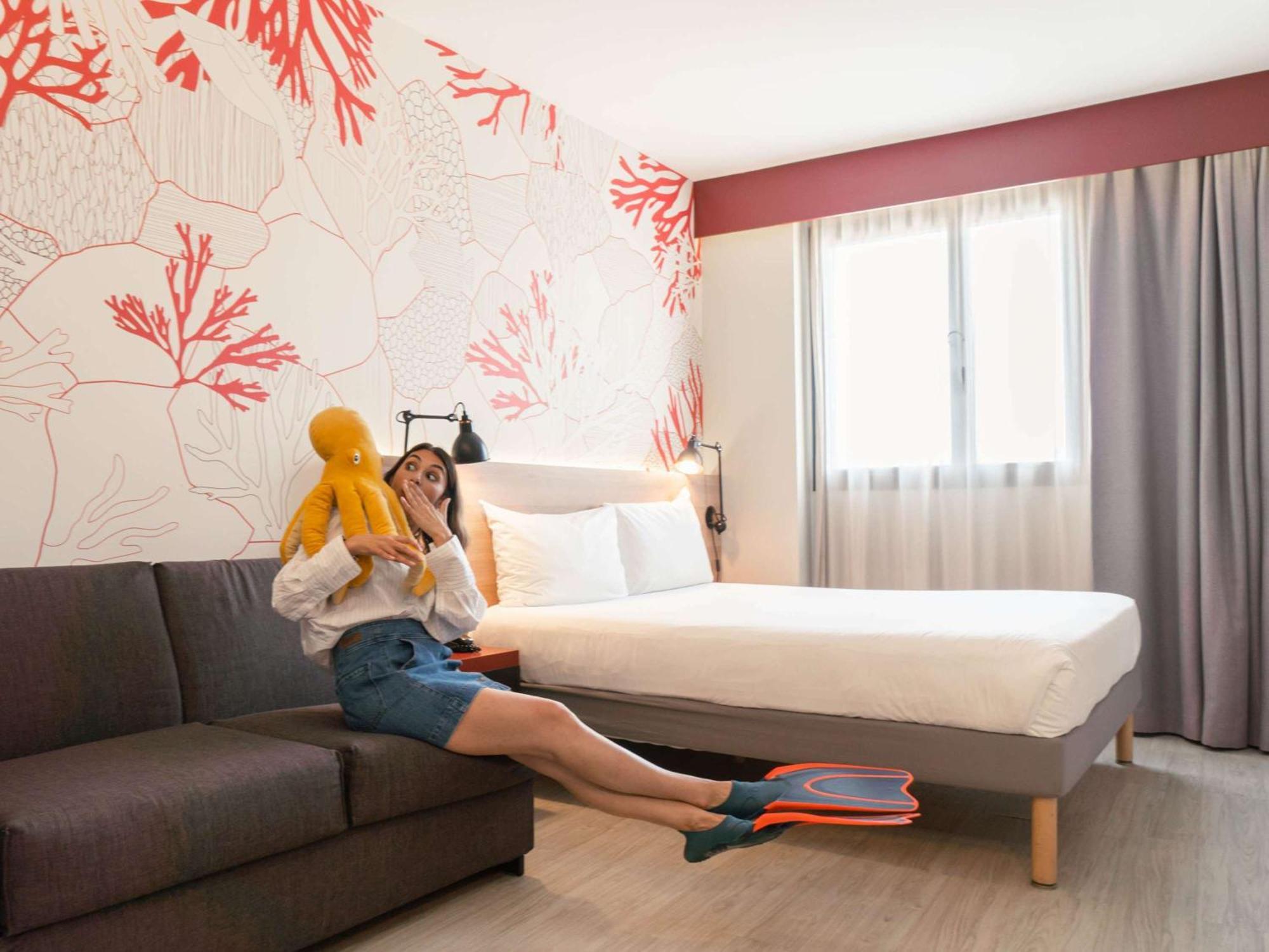 Ibis Styles Barcelona City Bogatell Bagian luar foto
