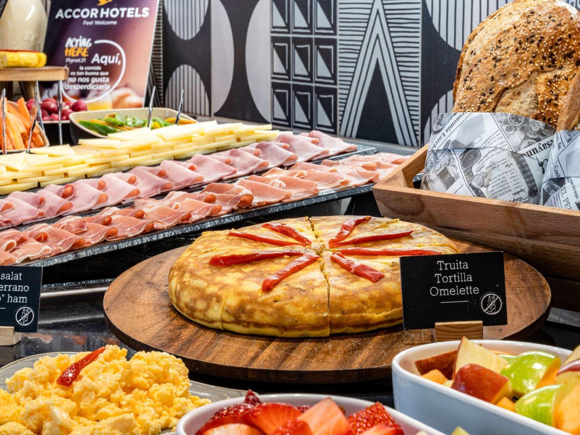 Ibis Styles Barcelona City Bogatell Bagian luar foto