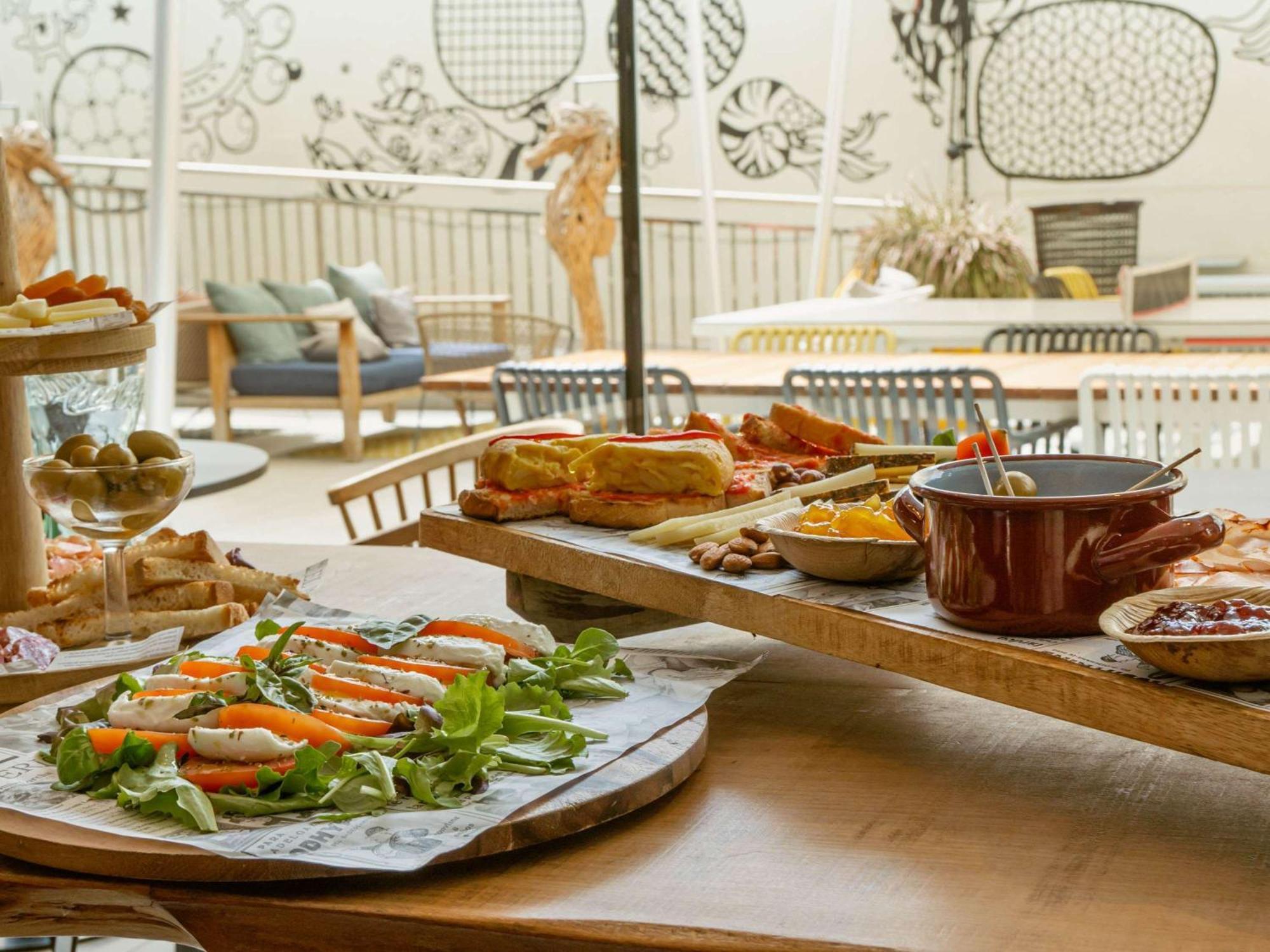 Ibis Styles Barcelona City Bogatell Bagian luar foto